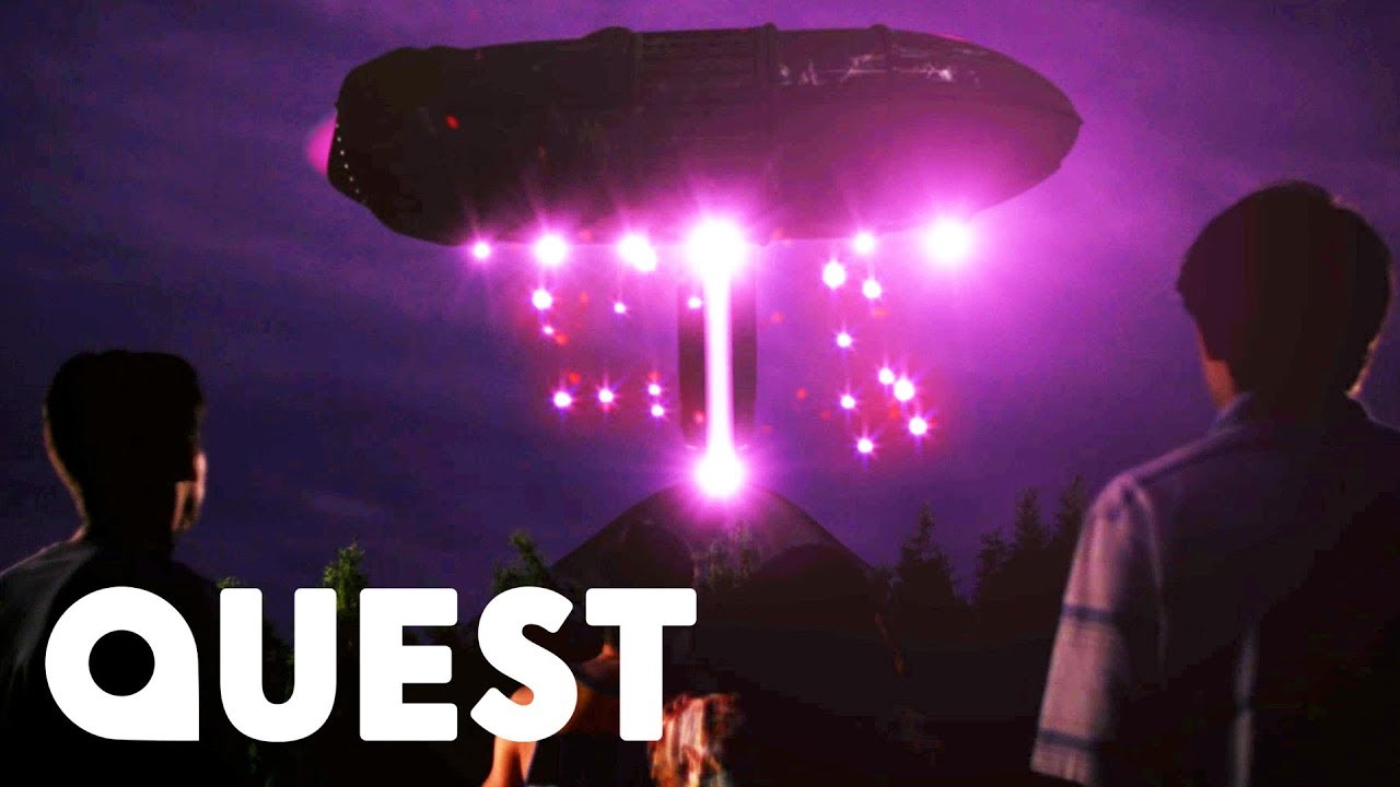 Group Of Friends Find A 40 Metre Wide UFO Beaming A Series Of Lights | Close Encounters