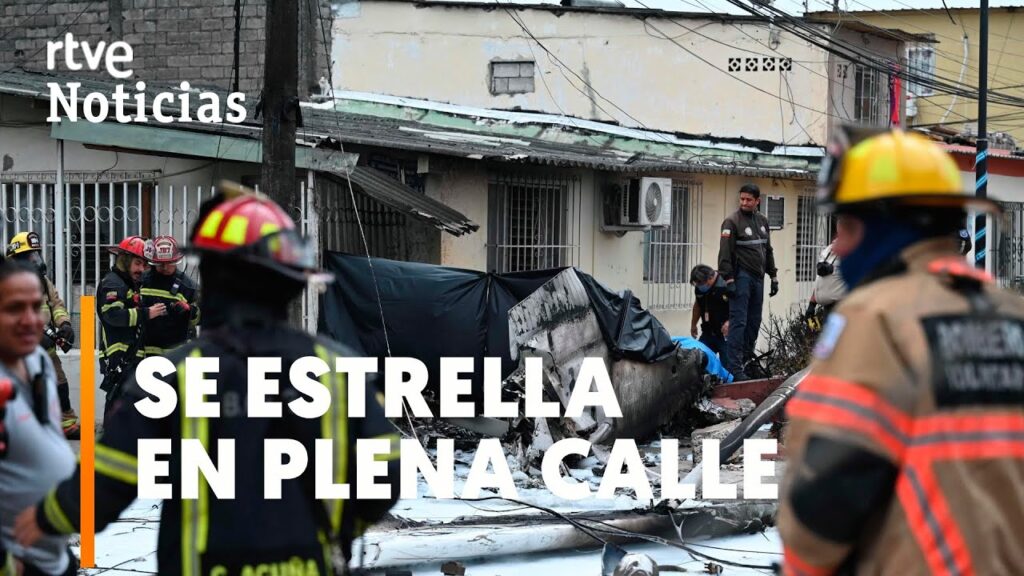 ECUADOR: Un ACCIDENTE de AVIONETA deja 2 MUERTOS y 1 HERIDO GRAVE en GUAYAQUIL | RTVE Noticias