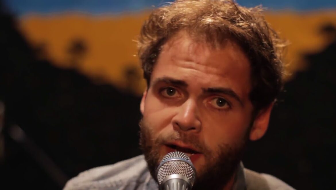 Passenger: Let Her Go | Official Video…. 07-25-2012