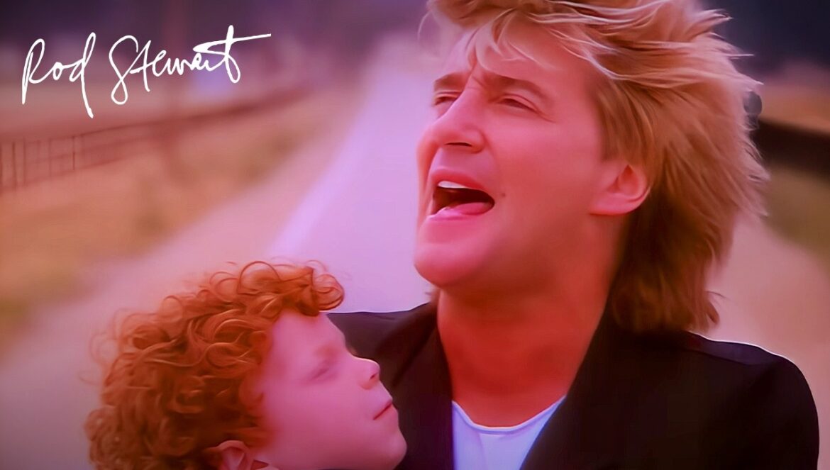 Rod Stewart: Forever Young | Official Video…. 11-01-2019
